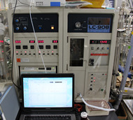 リサイクル分取高速液体クロマトグラフィー（日本分析工業 LC-909）