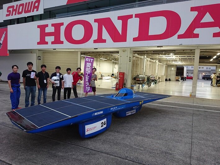 ソーラーカーレース鈴鹿で二度目の表彰台に | 愛知工業大学 | AICHI