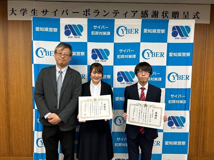 (左から)菱田教授と染木さん、髙橋さん