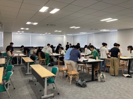 KJ法を用いたアイデア整理の様子