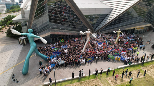 RoboCup2026の参加者(一部)の集合写真