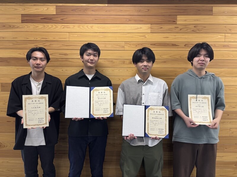 左から、大田さん、壁谷さん、新垣さん、清水さん