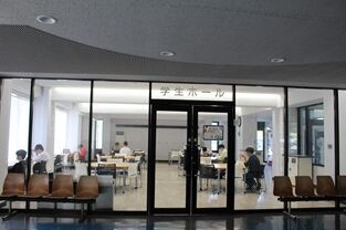 ネーミングライツ9号館学生ホール入口(3-2)313.JPG