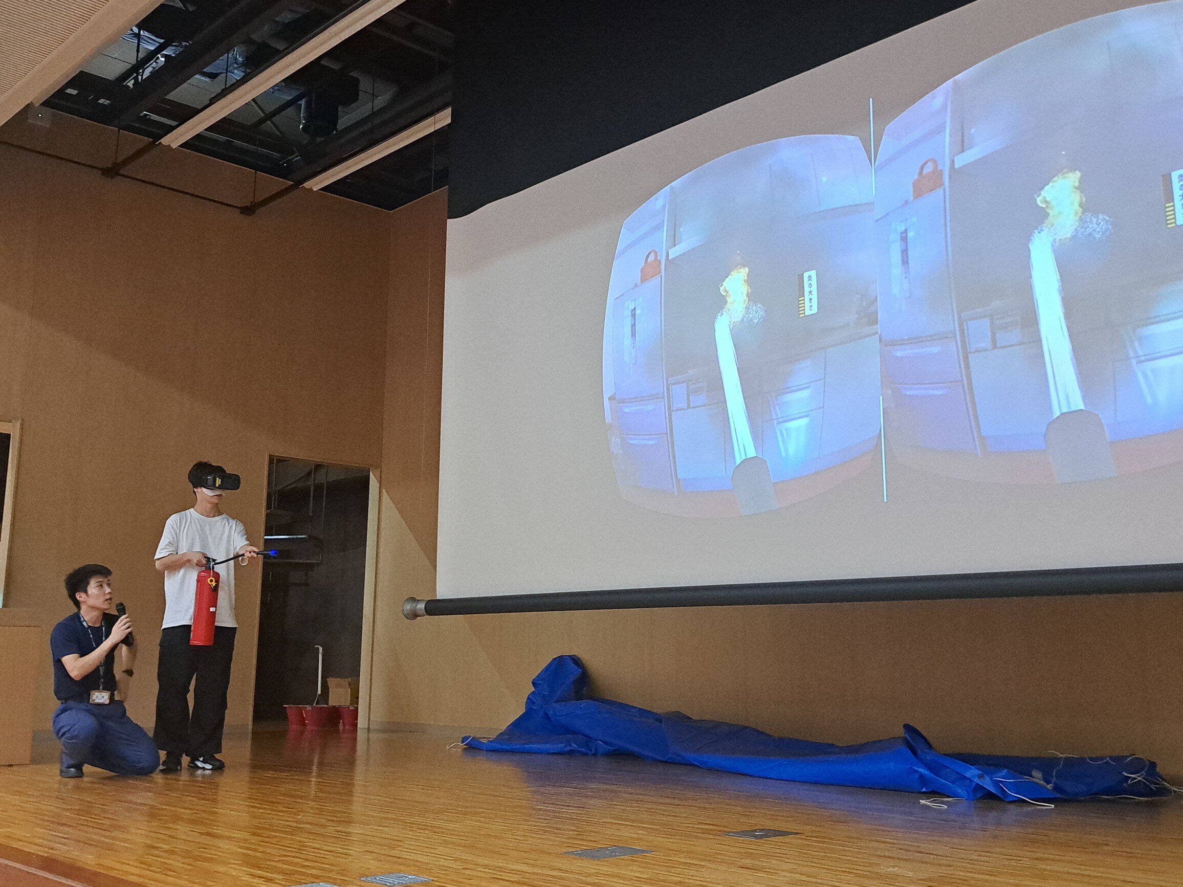 VR消火器による消火訓練