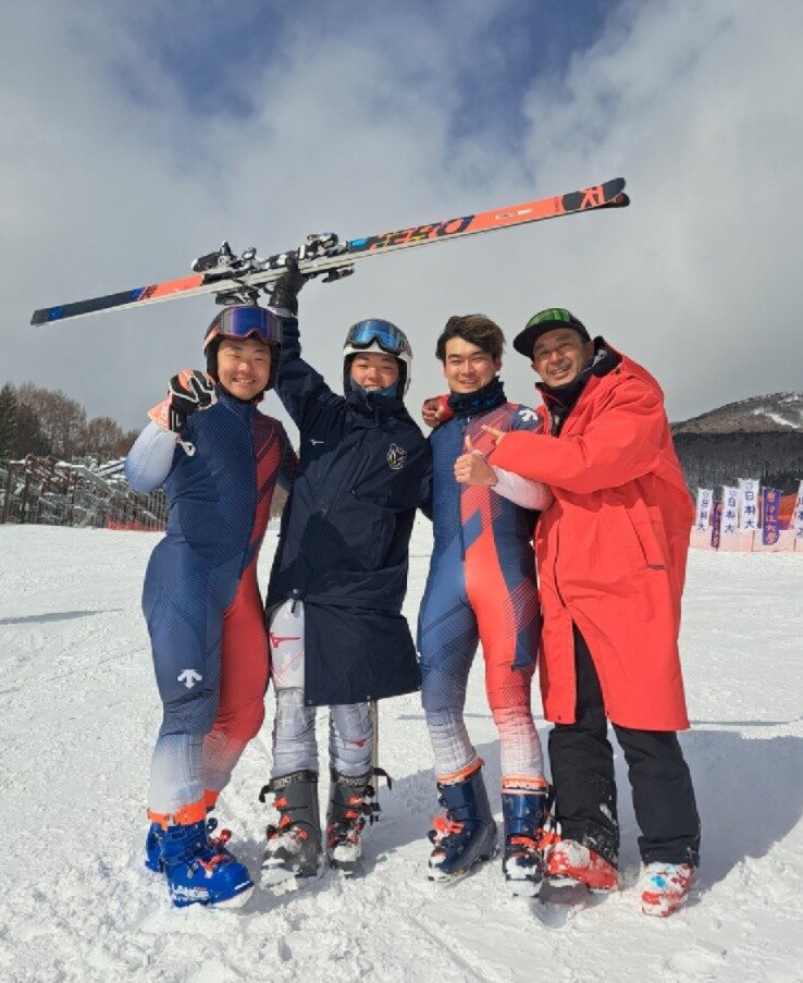 準優勝した山本選手（左から2人目）と愛工大メンバー
