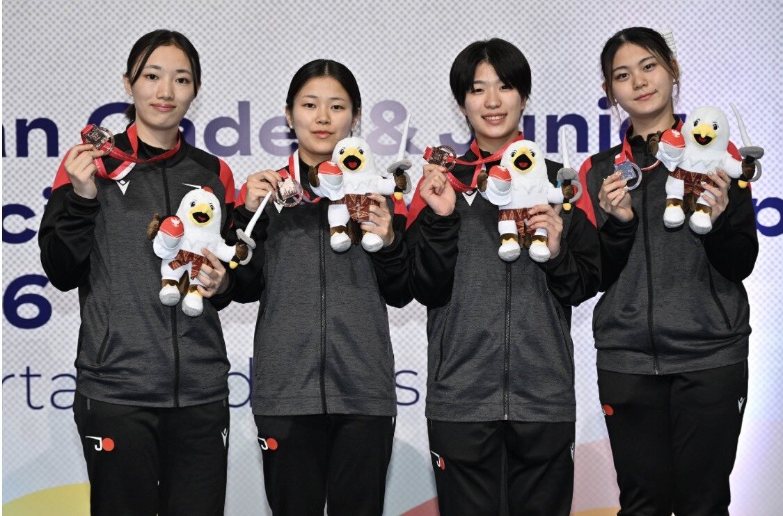 左から2番目が金髙