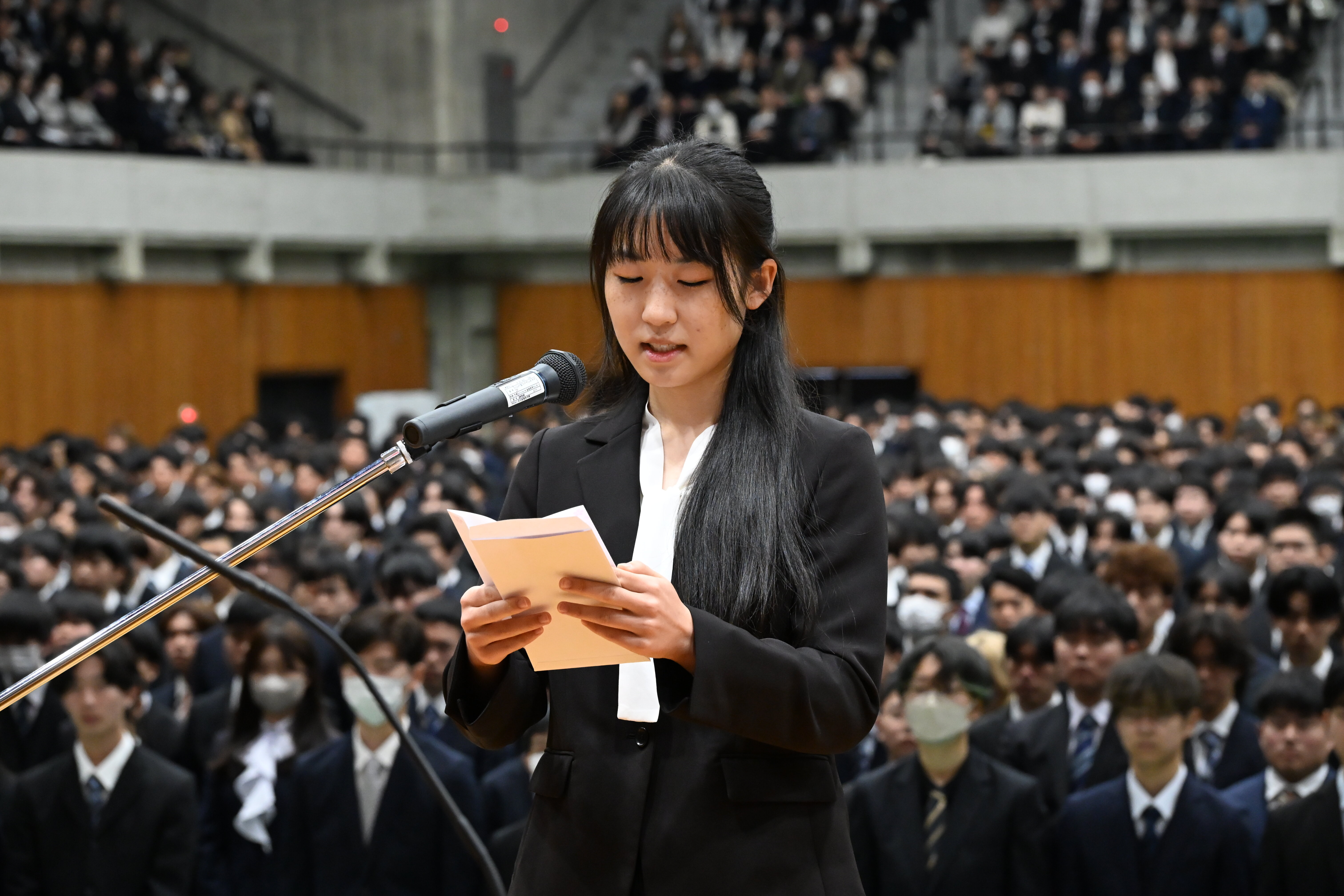 宣誓する日比野由奈さん
